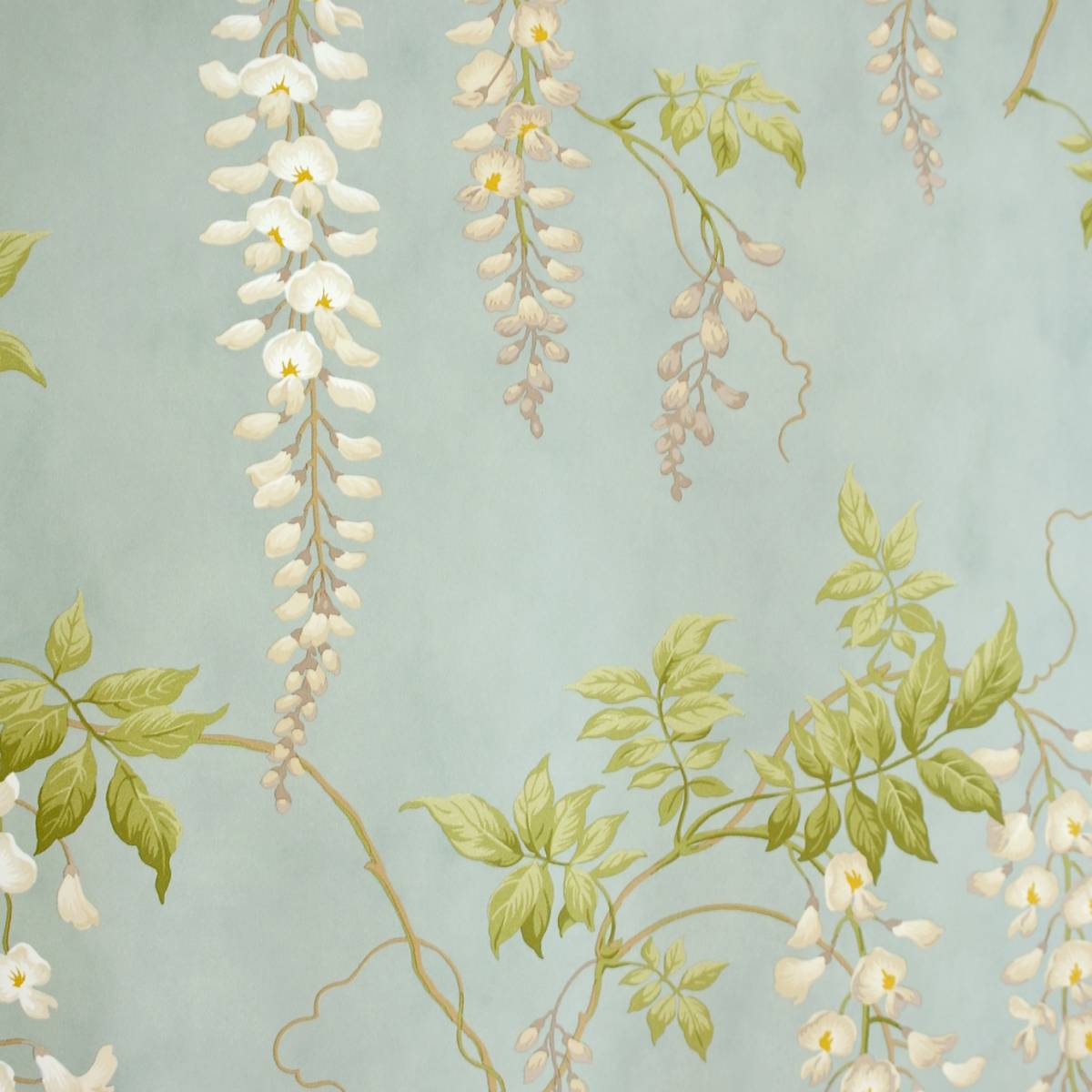 Wendle Wallpaper in Leaf by Colefax and Fowler
